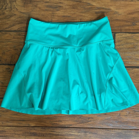 Athleta Vibrant Green Ace Tennis Skort 15.5” length, size small - Picture 1 of 5